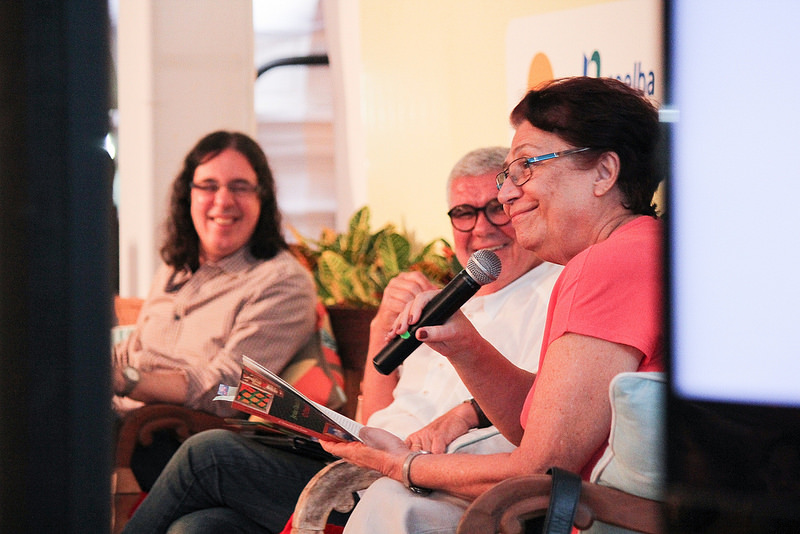 Ana participou de mesa redonda com o poeta Geraldo Carneiro e o cronista Fernando Vita