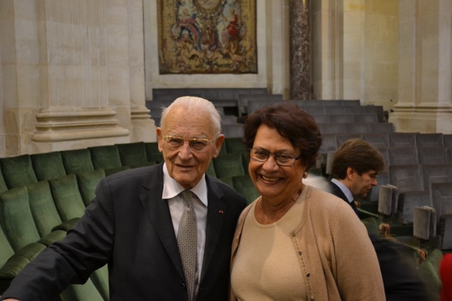 Com Alan Touraine, na sala solene de sessões da Academie Française.