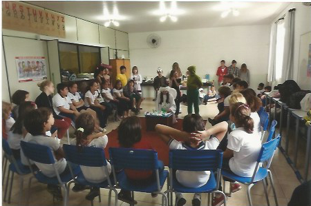 Apresentação teatral sobre uma Festa no Céu